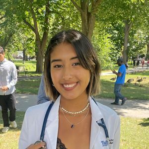 Meet your Posher, Alexis